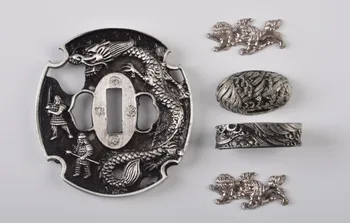 Un Set de Noi Delicate Aliaj Accesorii pentru Sabie de Samurai Japonez Sabie Katana Ambarcațiuni de Metal Tsuba Menuki Fuchi Kashira Accesorii
