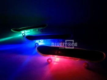 4buc Mini Skateboard Jucarii Deget Bord Băiat, Copii, Copii, Cadouri de Lumină LED-uri