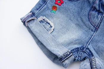Moda pentru Copii Fete pantaloni Scurti din Denim de Vară pentru Copii Blugi pantaloni Scurți New Sosire Copii Broderie Flori Pantaloni scurti pentru fetite 2-7 Ani