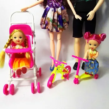 Fete Casă de Joacă Jucării de Familie 4 Persoane Păpuși în Costume 1Mom/1Dad/2 Kelly Fata/1 cărucior pentru barbie Cadou,papusa de Moda