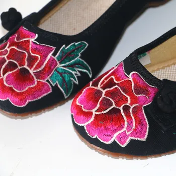 Flori De Primăvară Brodate Petrecere A Timpului Liber Pentru Femei Încălțăminte Tradițională Chineză Butonul De Tesatura De Bumbac Casual Pantofi De Panza Vintage Pene Pompe